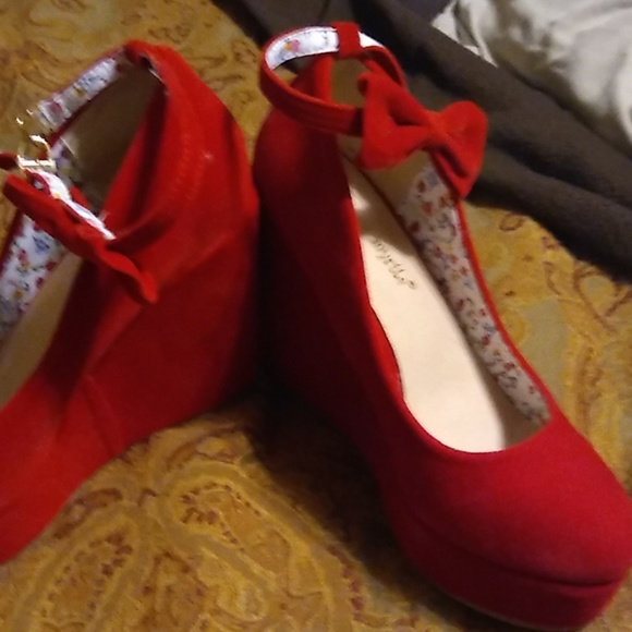 Wedges - Picture 2 of 2